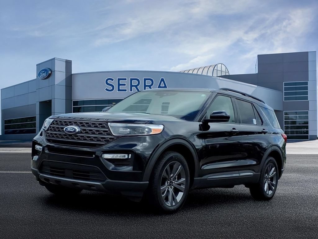 Certified 2023 Ford Explorer XLT w/ Equipment Group 202A AWD/4WD image 1