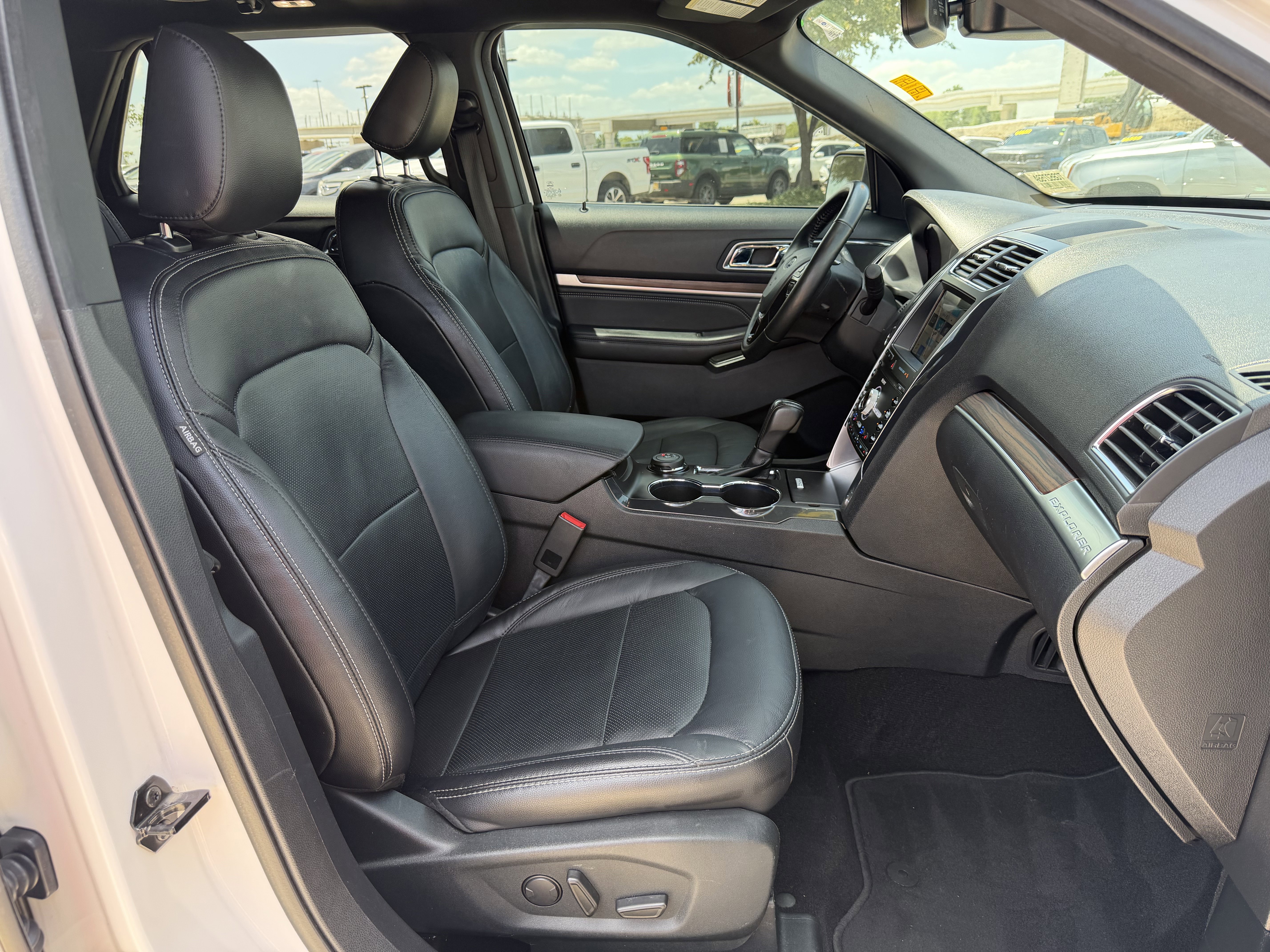 Certified 2019 Ford Explorer Limited w/ Ford Safe & Smart Package AWD/4WD image 33