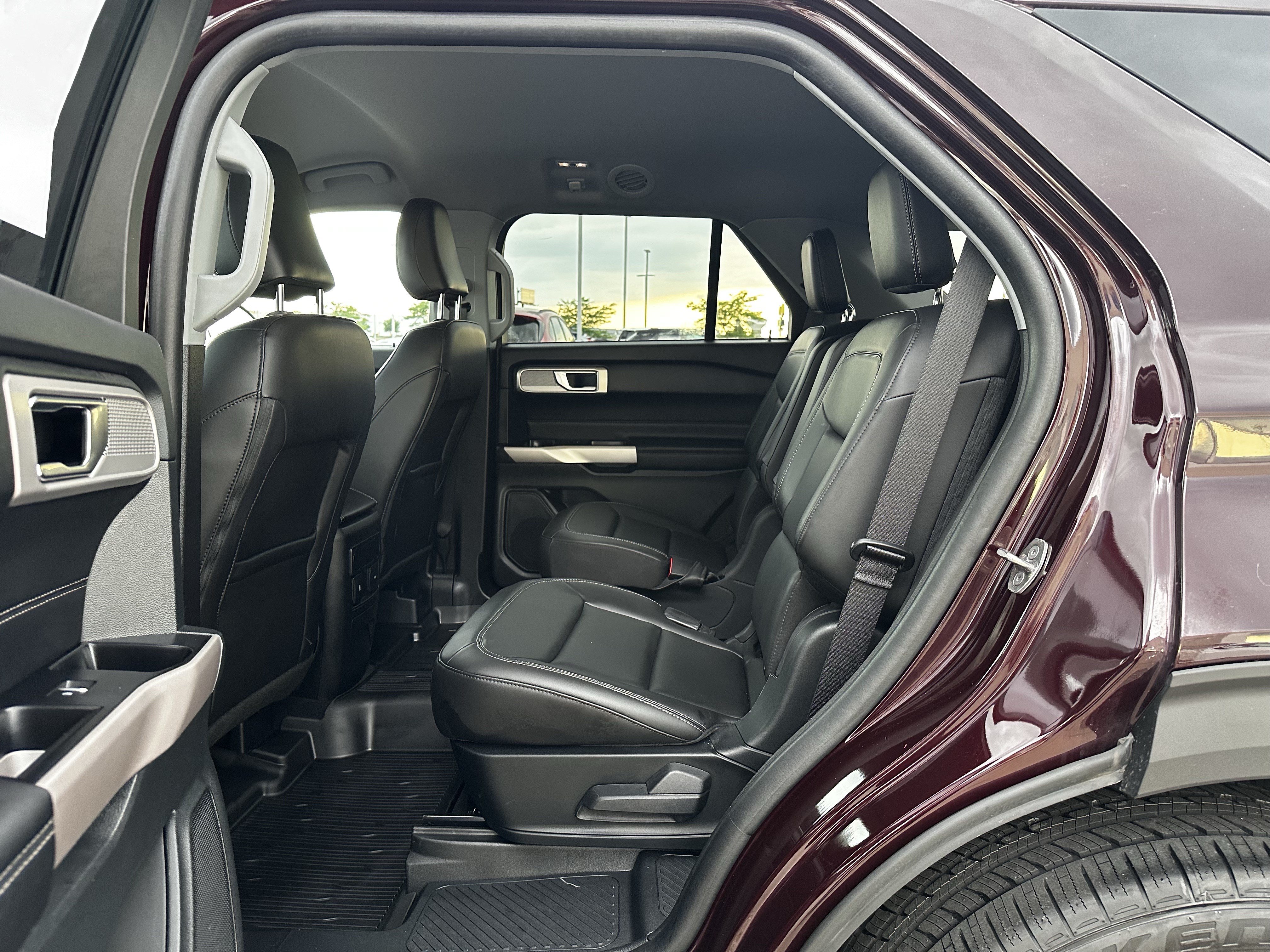 Certified 2023 Ford Explorer XLT w/ Equipment Group 202A AWD/4WD image 19