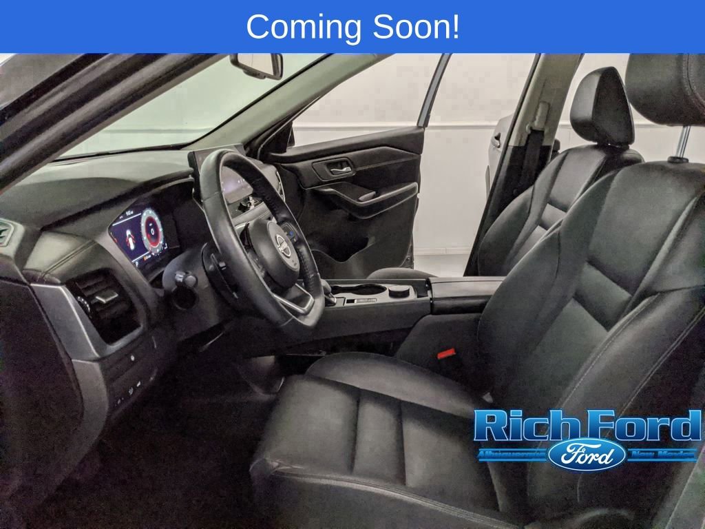 Used 2024 Nissan Rogue SL AWD/4WD image 16