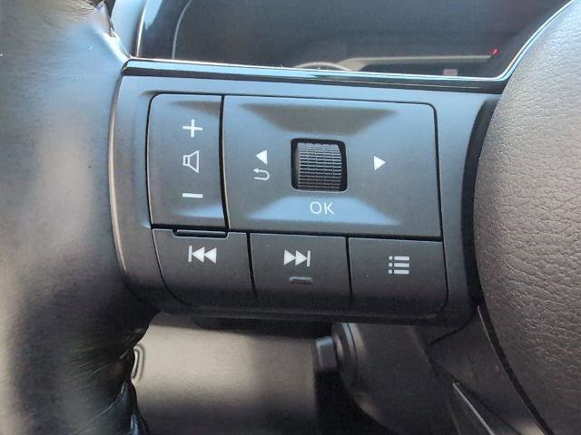 Used 2022 Nissan Pathfinder Platinum w/ Cargo Package image 23