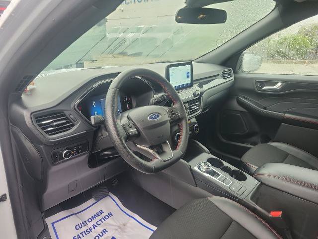 Certified 2025 Ford Escape ST-Line Select AWD/4WD image 16