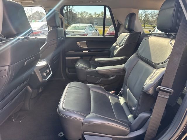 Certified 2025 Ford Expedition Platinum image 35