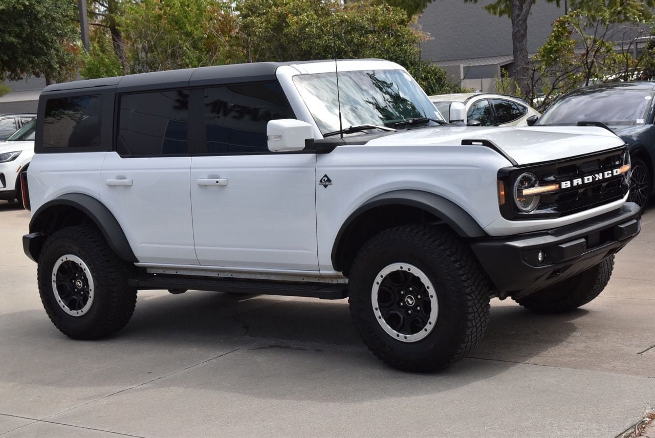 Certified 2023 Ford Bronco Outer Banks w/ Sasquatch Package AWD/4WD image 5