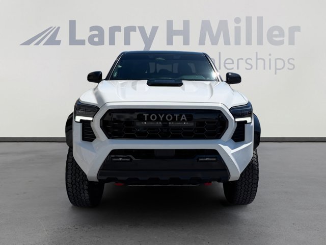 Used 2025 Toyota Tacoma TRD Pro AWD/4WD image 8