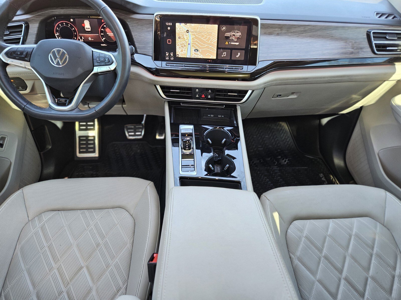 Used 2025 Volkswagen Atlas SEL Premium R-Line image 15