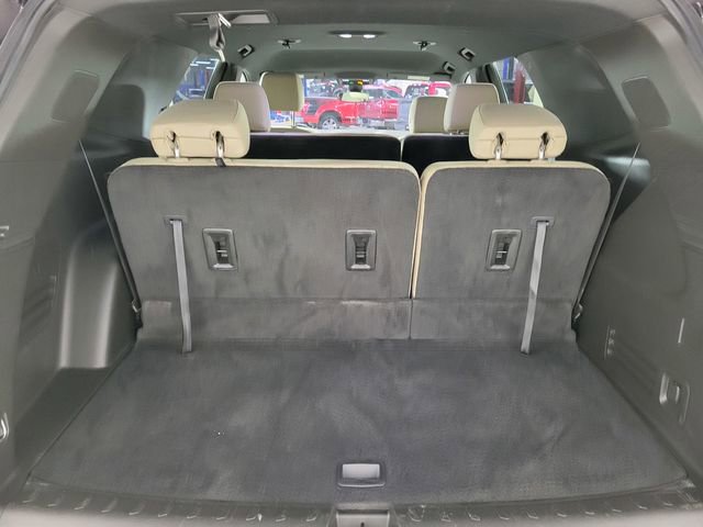 Used 2023 Chevrolet Traverse LS FWD image 16