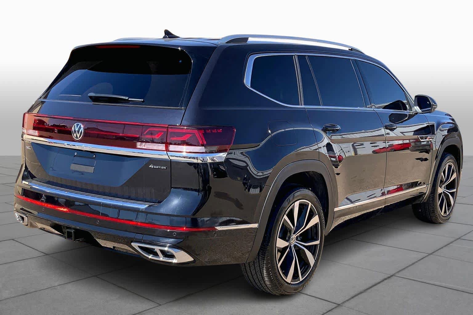 Used 2025 Volkswagen Atlas SEL Premium R-Line AWD/4WD image 3