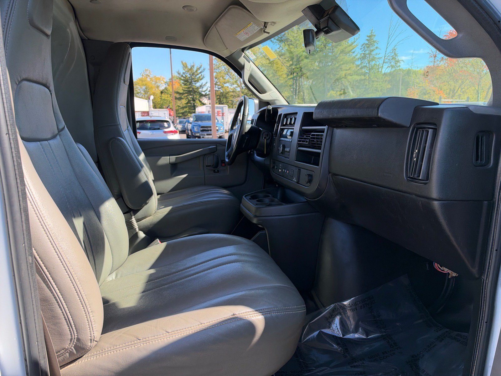 Used 2021 Chevrolet Express 2500 w/ Driver Convenience Package RWD image 13