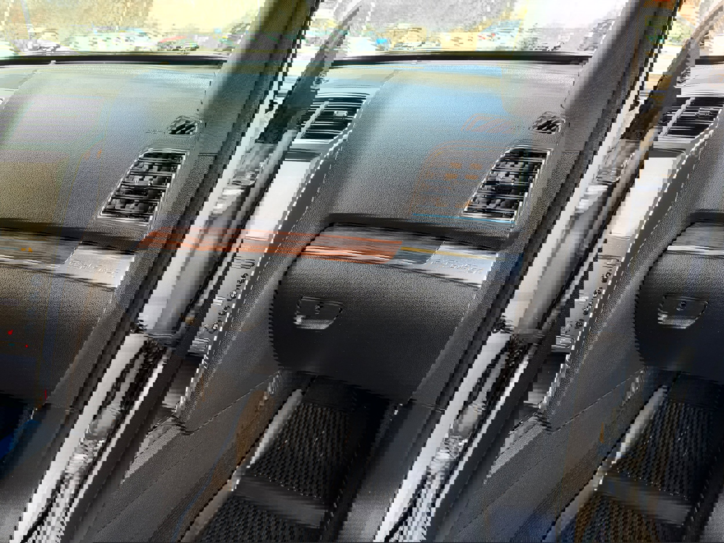 Certified 2019 Ford Explorer Limited w/ Class III Trailer Tow Package image 25