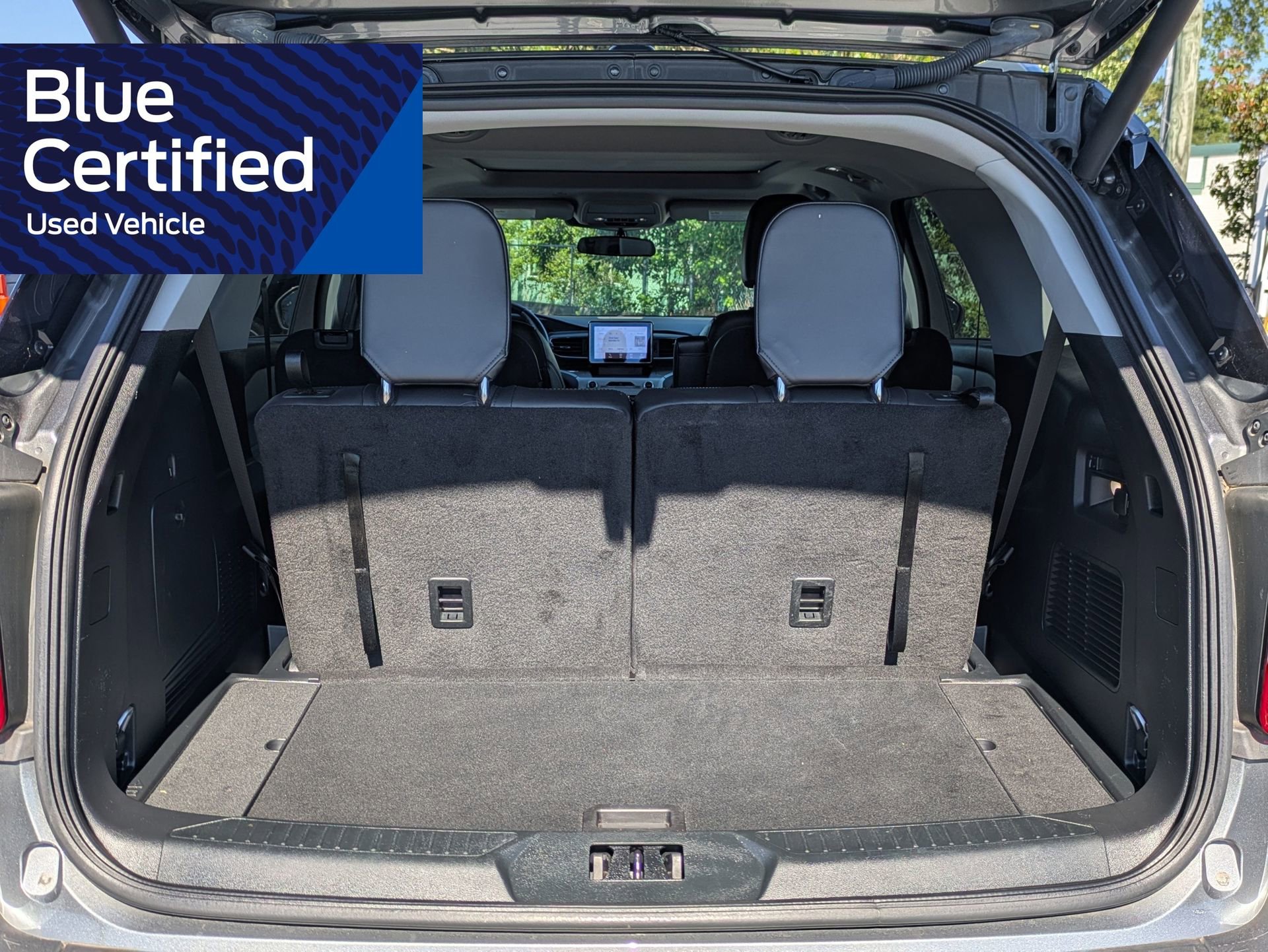 Certified 2023 Ford Explorer XLT w/ Equipment Group 202A AWD/4WD image 18