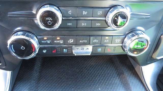 Certified 2022 Ford F150 Raptor w/ Equipment Group 801A High image 19