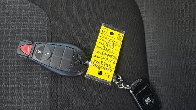 Used 2017 Jeep Cherokee Latitude image 28