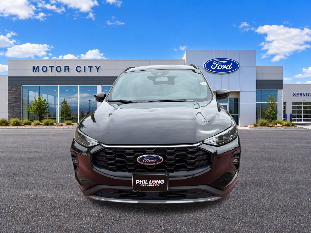 Certified 2025 Ford Escape ST-Line Select AWD/4WD image 2