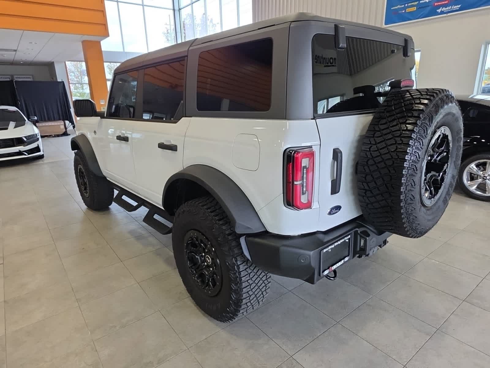 Certified 2024 Ford Bronco Wildtrak AWD/4WD image 10
