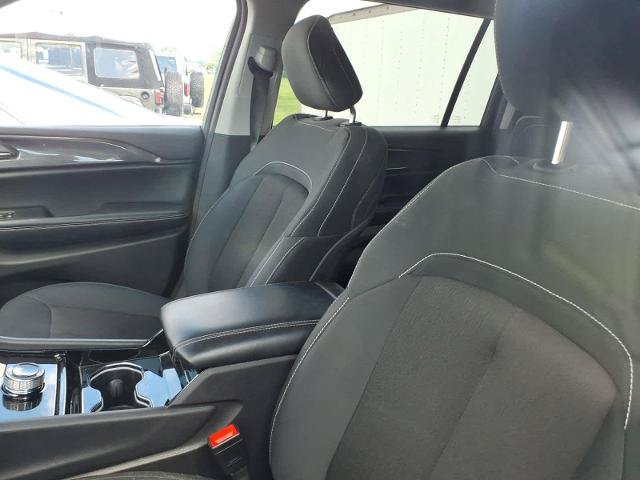 Used 2022 Jeep Grand Cherokee L Laredo w/ Luxury Tech Group I AWD/4WD image 6