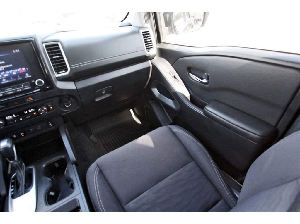 Used 2024 Nissan Frontier SV w/ SV Convenience Package image 14