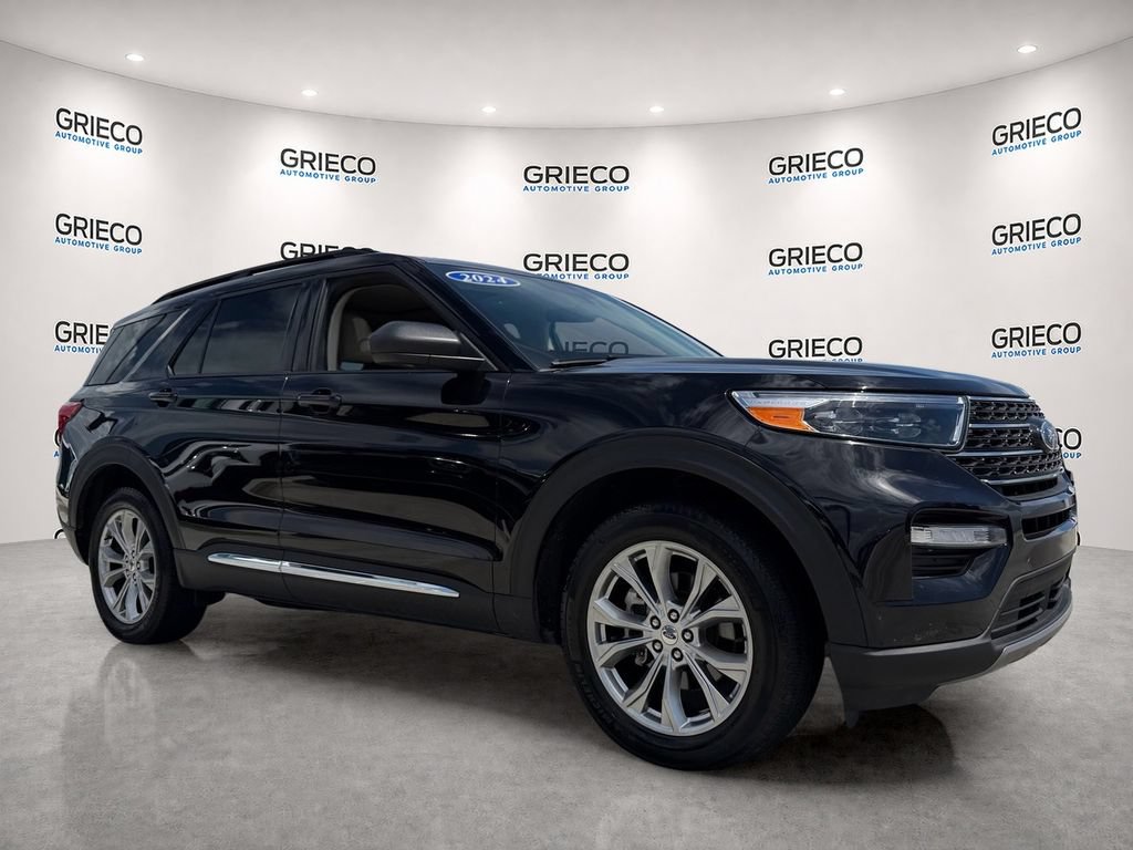 Certified 2024 Ford Explorer XLT w/ Equipment Group 202A