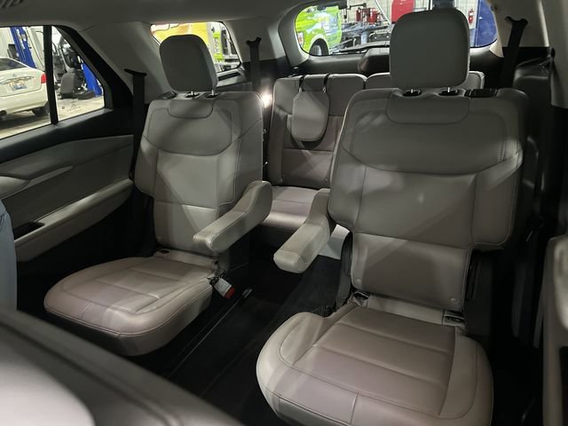 Certified 2025 Ford Explorer Active w/ Active Comfort Package AWD/4WD image 29