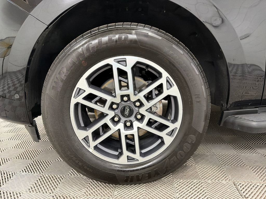 Certified 2025 Ford Expedition Active RWD image 14