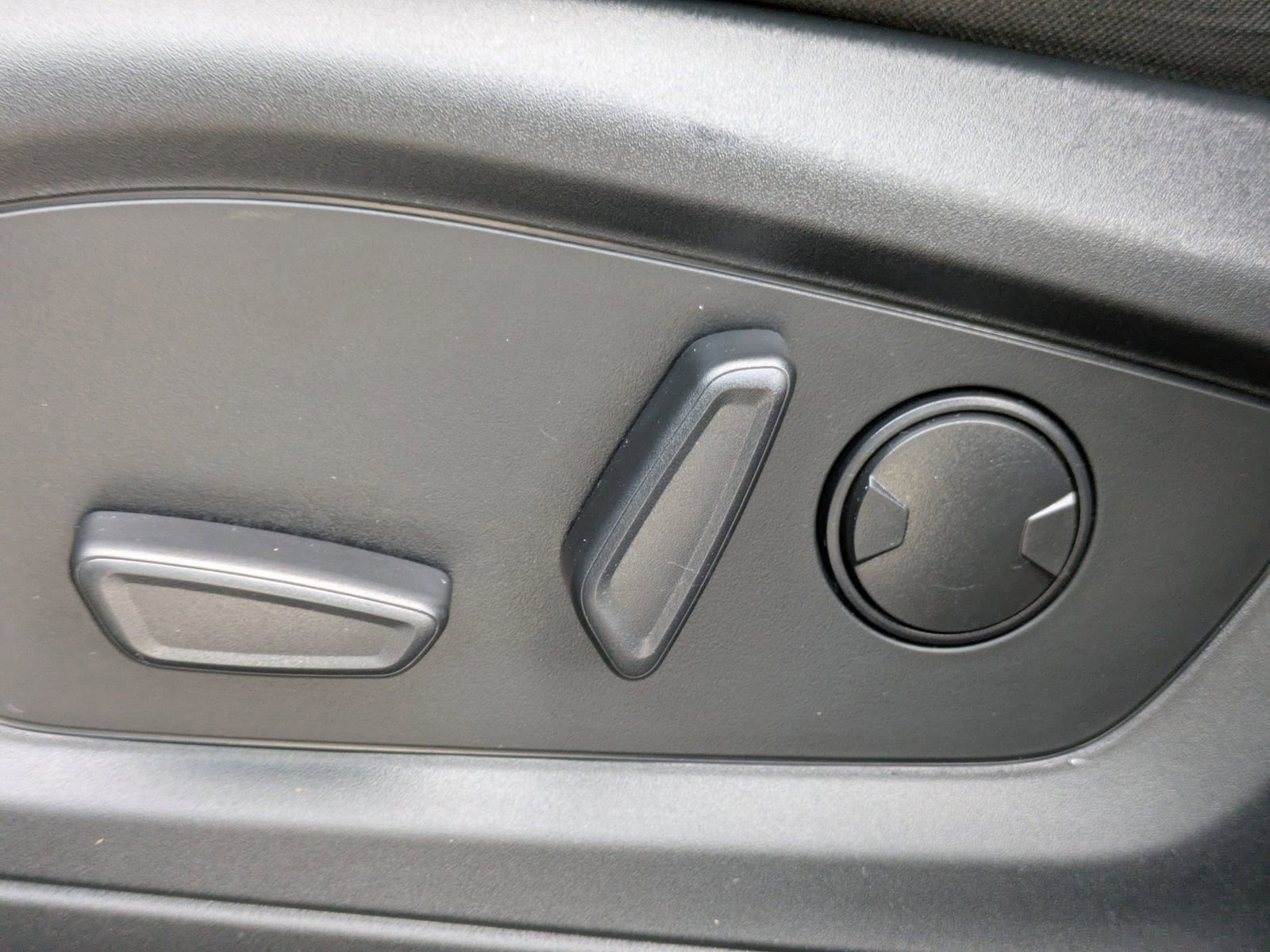 Certified 2023 Ford Explorer XLT image 22