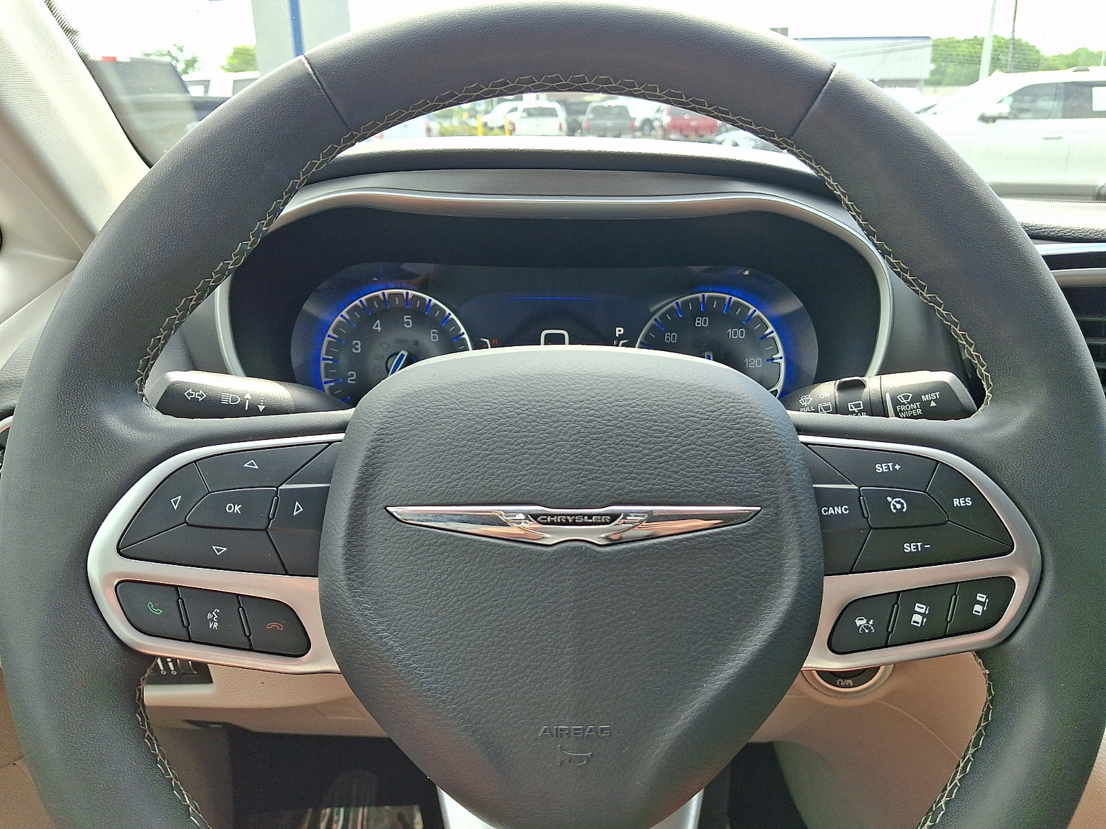 Used 2023 Chrysler Pacifica Touring-L FWD image 19