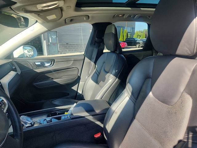 Used 2022 Volvo XC60 B5 Inscription w/ Climate Package AWD/4WD image 22
