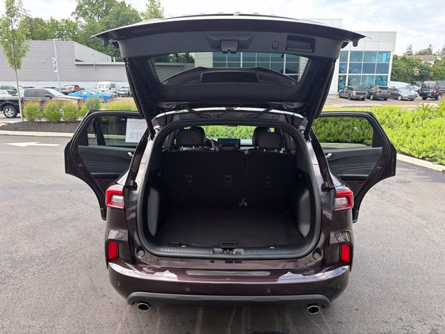 Certified 2023 Ford Escape ST-Line w/ Tech Pack #1 AWD/4WD image 18