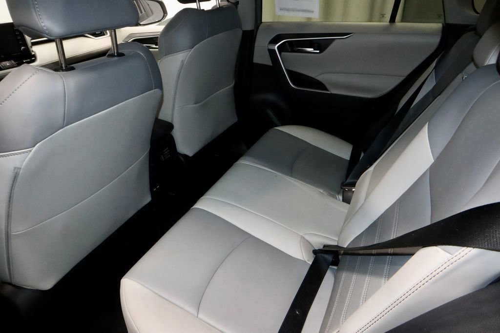 Used 2021 Toyota RAV4 XLE Premium AWD/4WD image 21