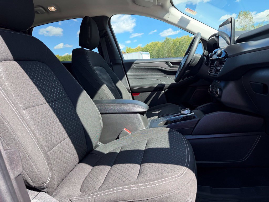 Certified 2023 Ford Escape Active AWD/4WD image 17