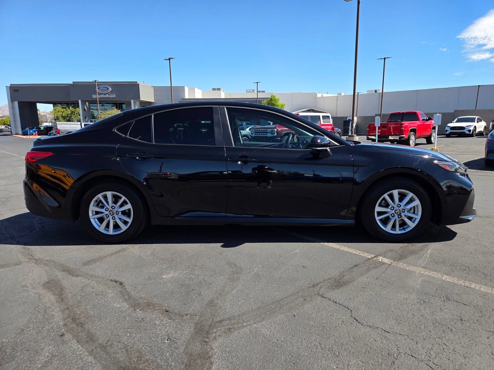 Used 2025 Toyota Camry LE w/ Convenience Package FWD image 7