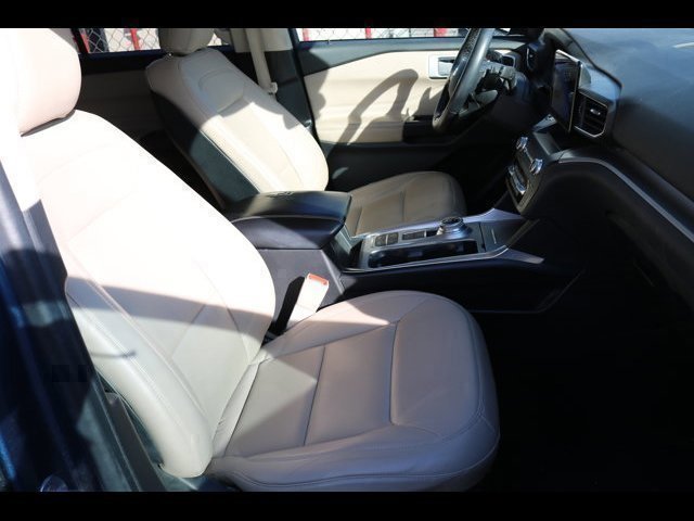 Certified 2020 Ford Explorer XLT w/ Equipment Group 202A image 6