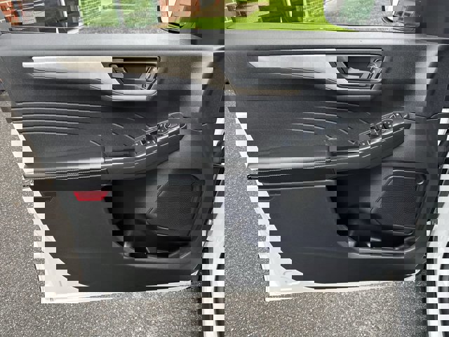 Certified 2022 Ford Escape SE w/ Cold Weather Package image 4