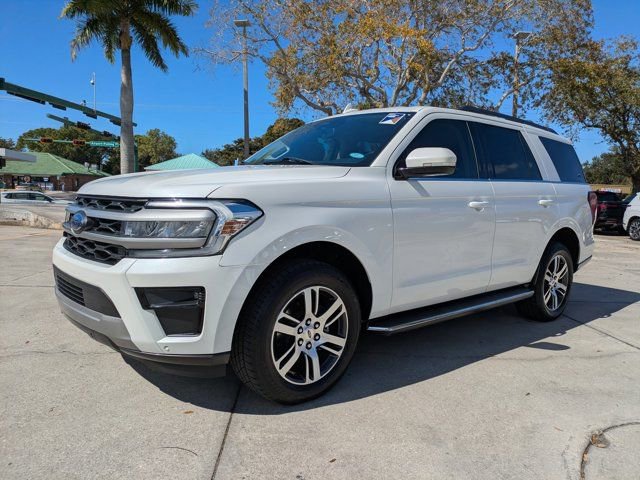 Certified 2023 Ford Expedition XLT image 7