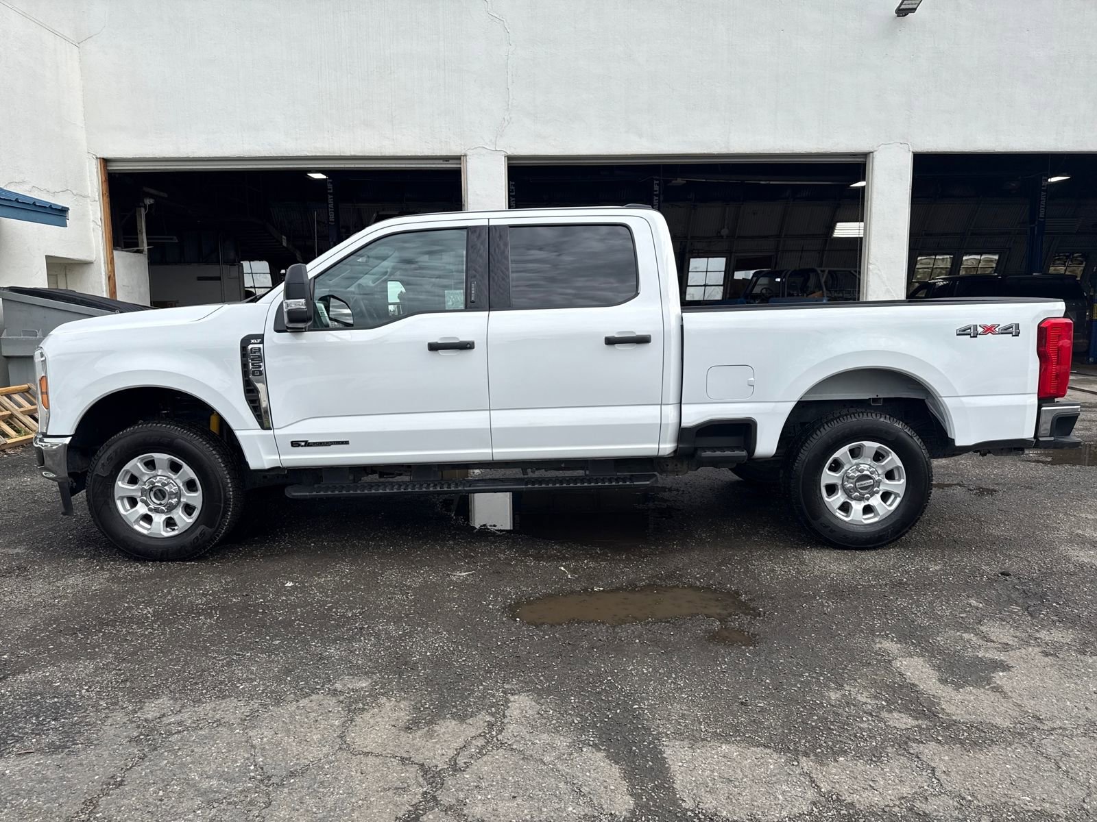 Certified 2024 Ford F250 XLT image 2