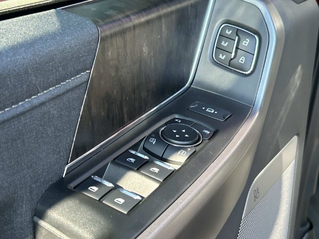 Certified 2025 Ford F250 Lariat w/ Lariat Ultimate Package AWD/4WD image 28