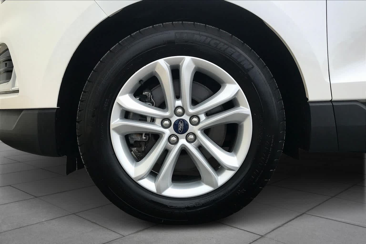 Certified 2019 Ford Edge SEL w/ Equipment Group 201A AWD/4WD image 11