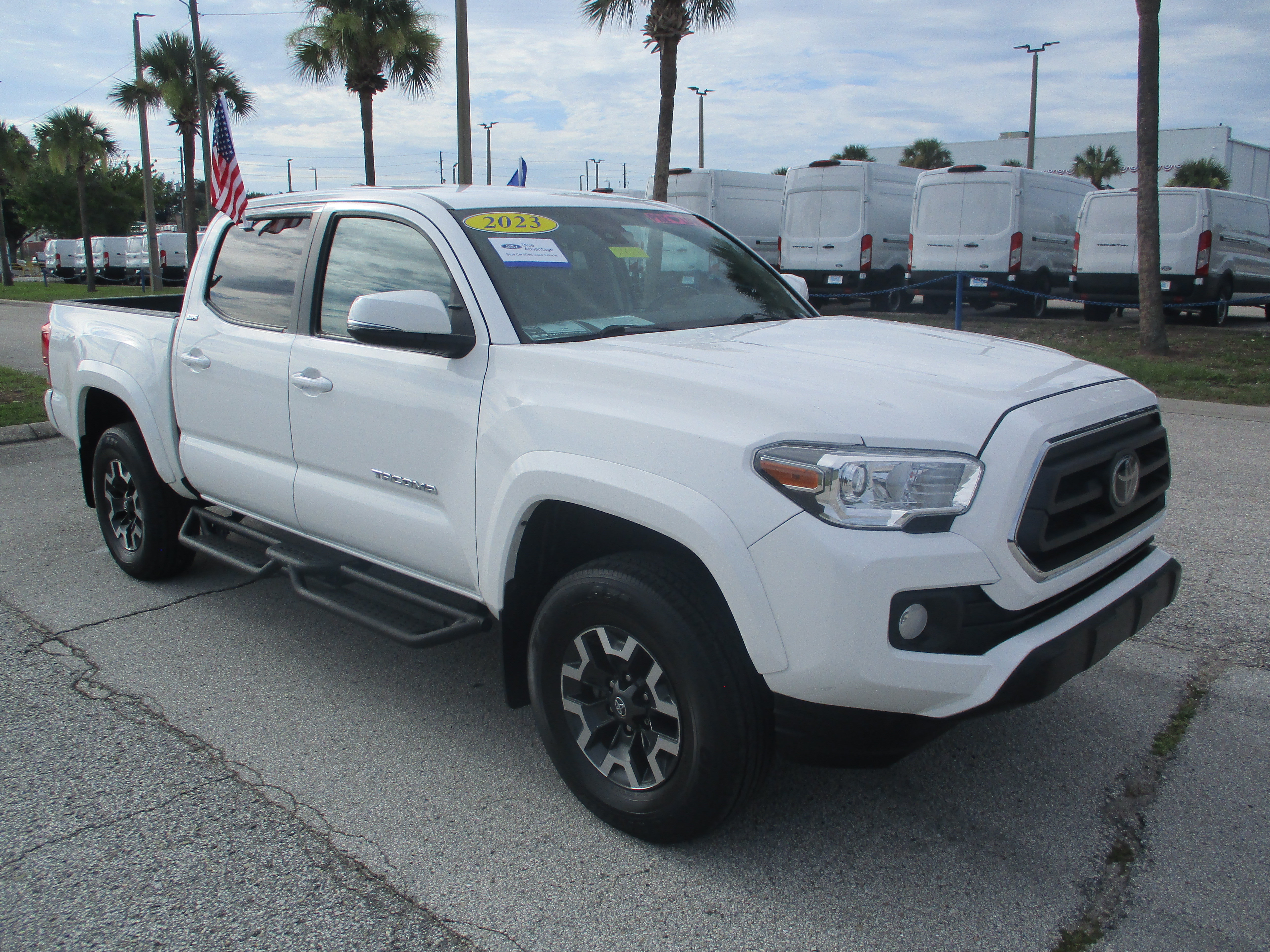 Used 2023 Toyota Tacoma SR5 w/ Technology Package AWD/4WD image 1