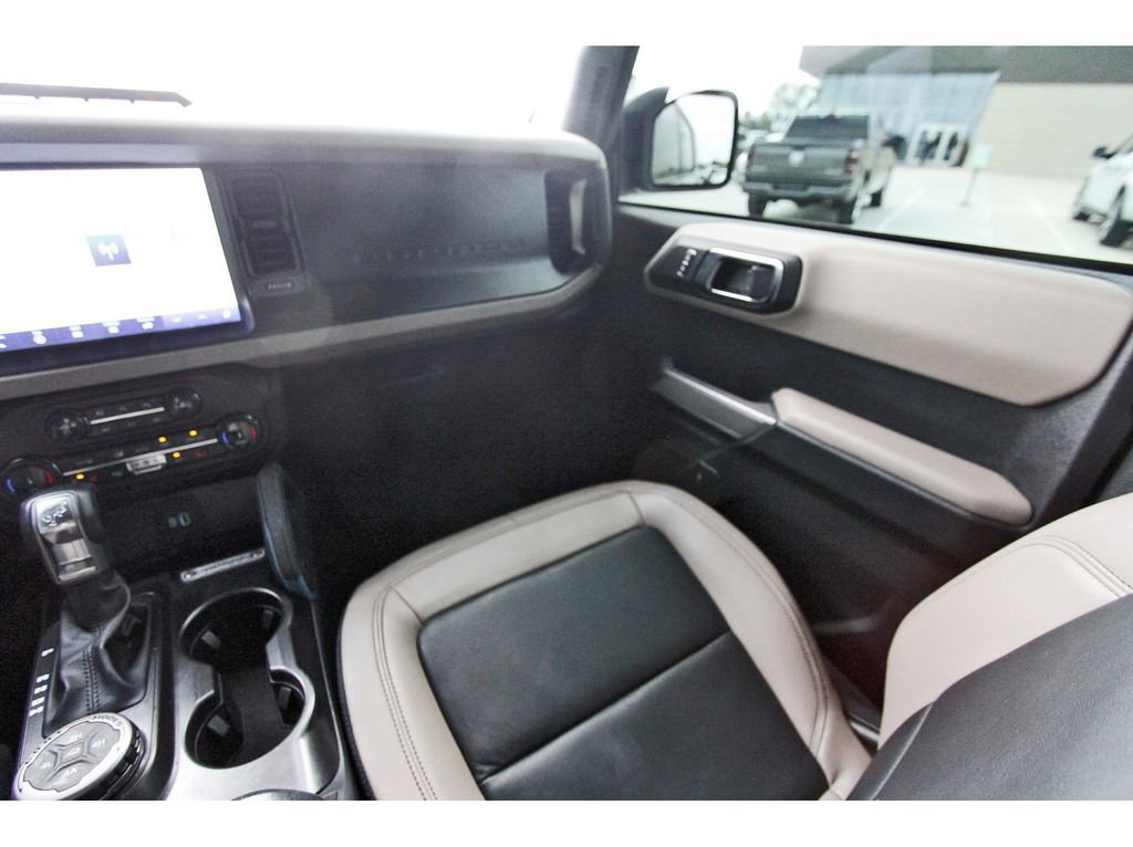 Certified 2022 Ford Bronco Wildtrak AWD/4WD image 12