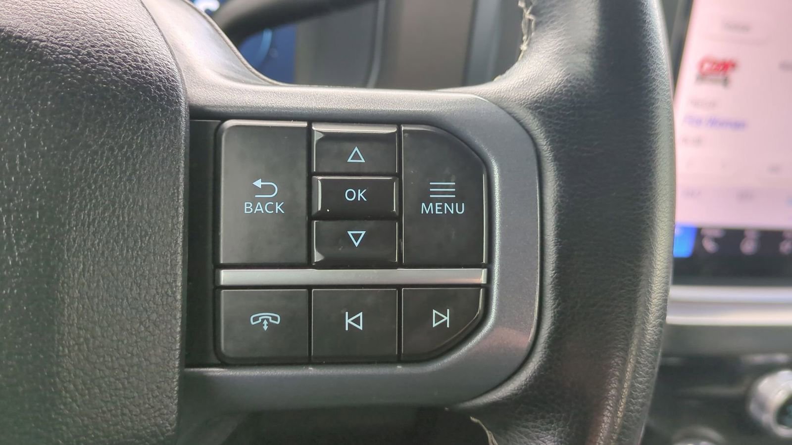 Certified 2025 Ford F350 Lariat w/ Black Appearance Package image 46