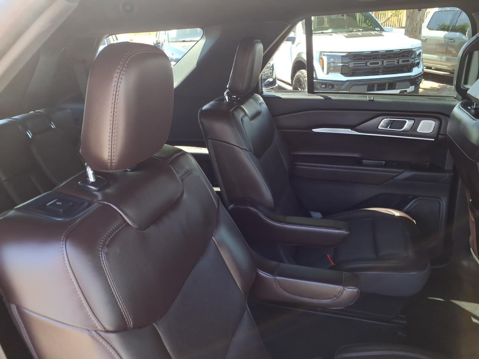 Certified 2025 Ford Explorer Platinum RWD image 15