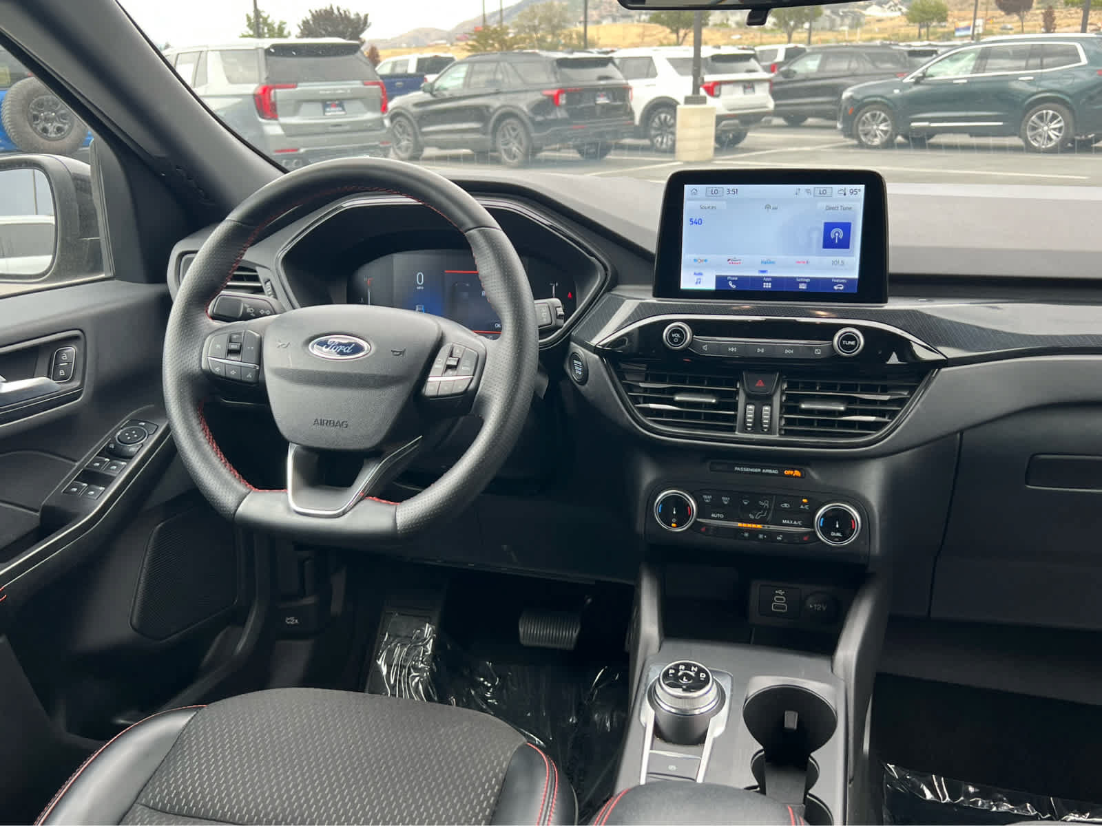 Certified 2025 Ford Escape ST-Line Select AWD/4WD image 23