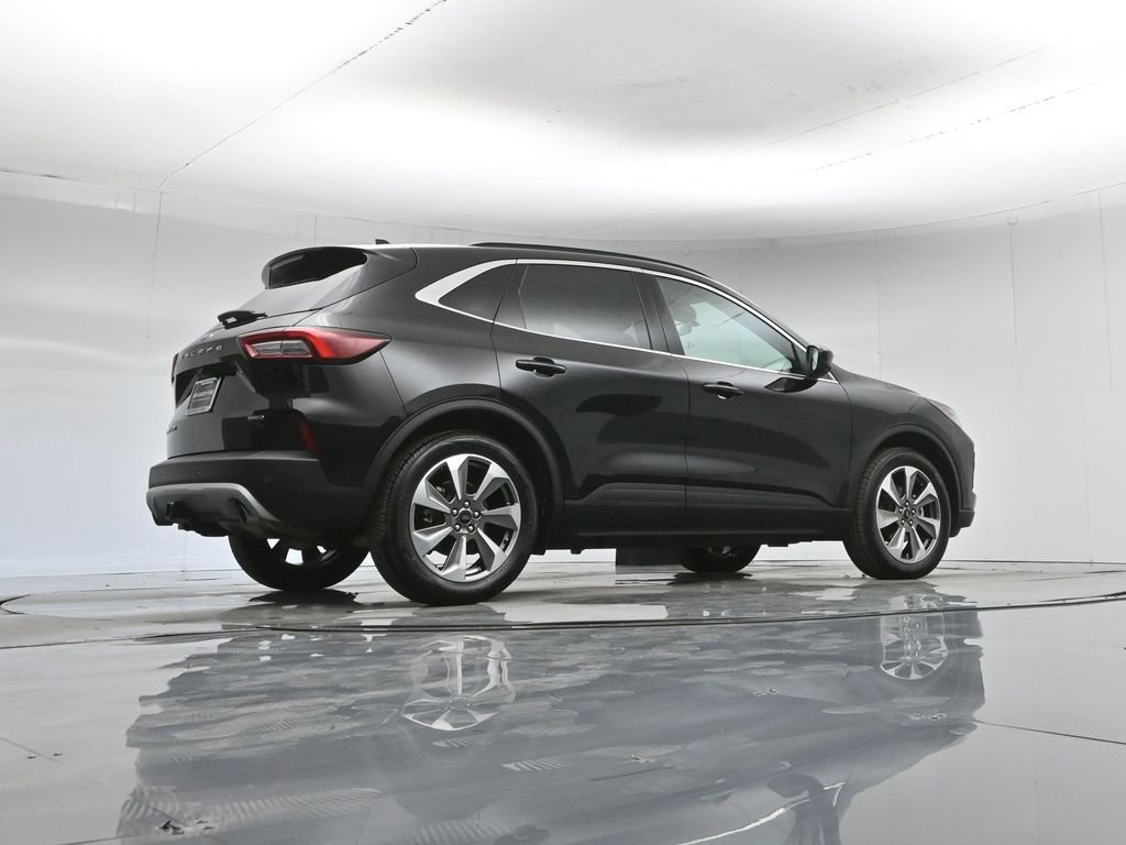 Certified 2025 Ford Escape Platinum w/ Premium Technology Package image 51