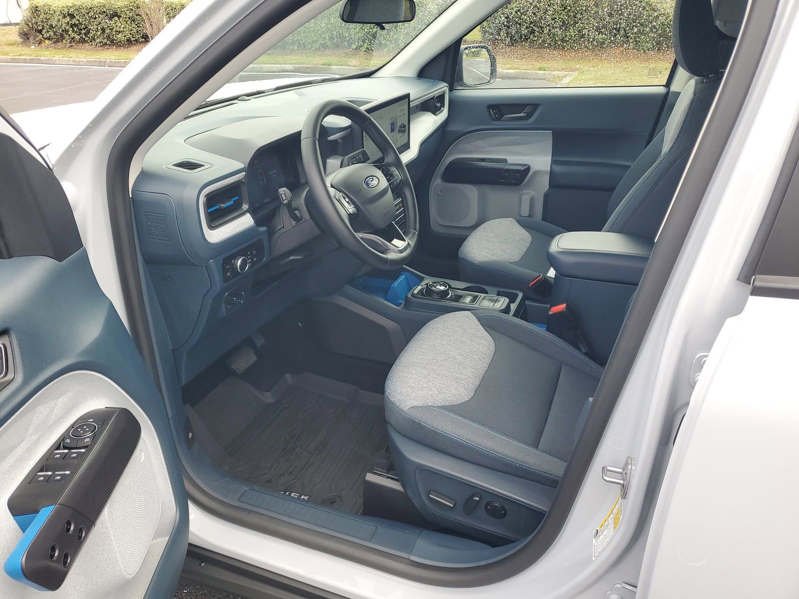 Certified 2025 Ford Maverick XLT w/ Equipment Group 301A AWD/4WD image 14