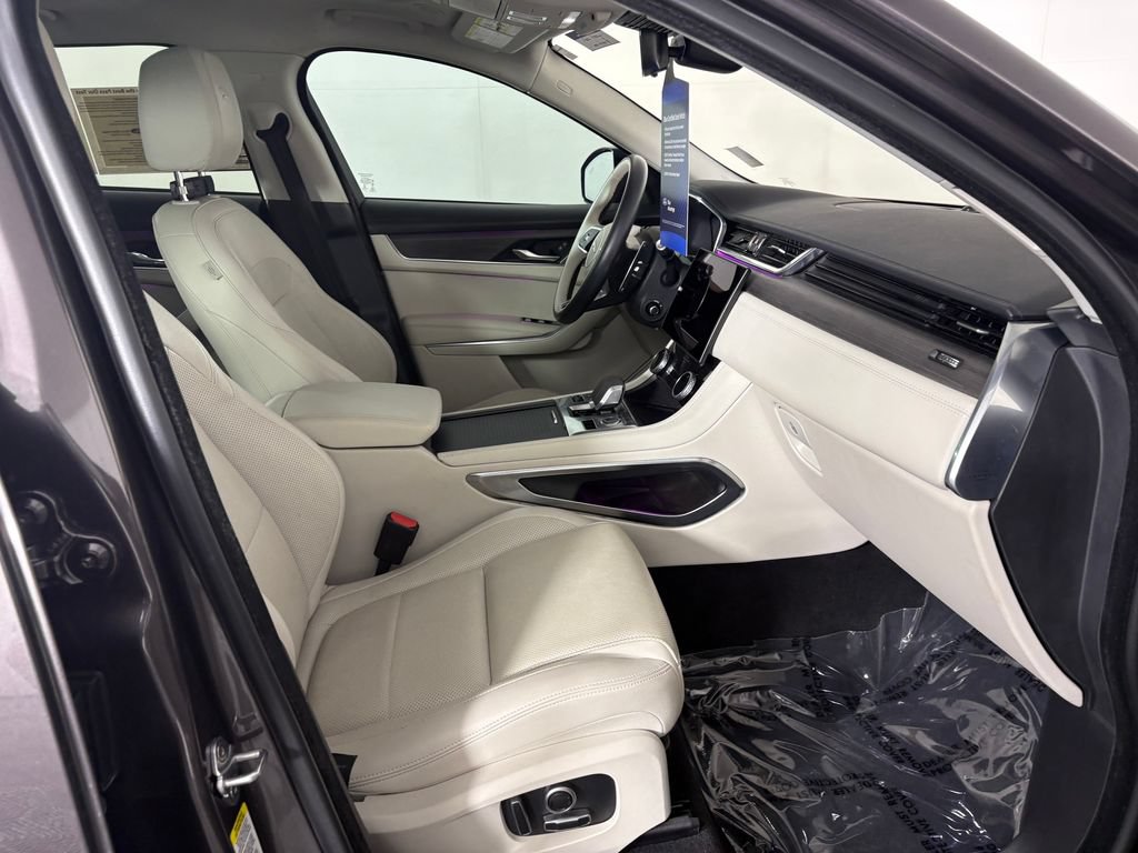 Used 2021 Jaguar F-PACE S AWD/4WD image 36