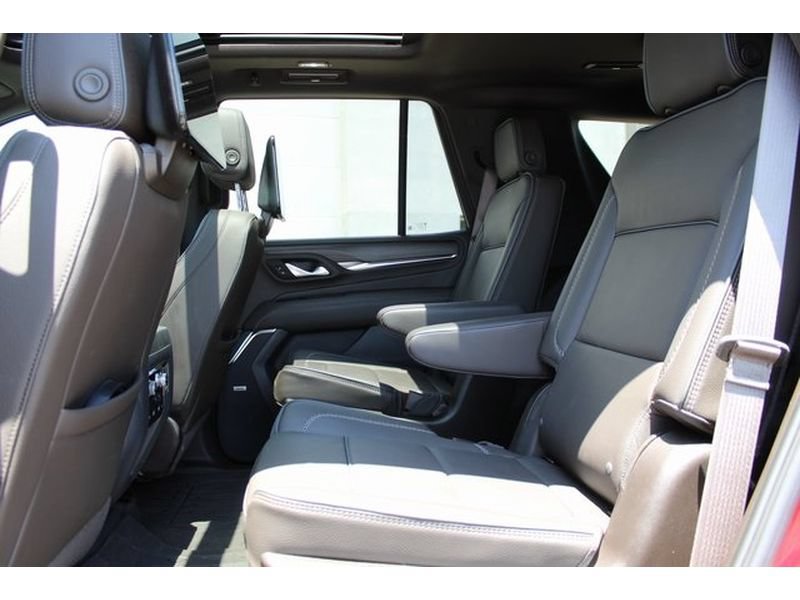 Used 2024 GMC Yukon Denali w/ Advanced Technology Package AWD/4WD image 13