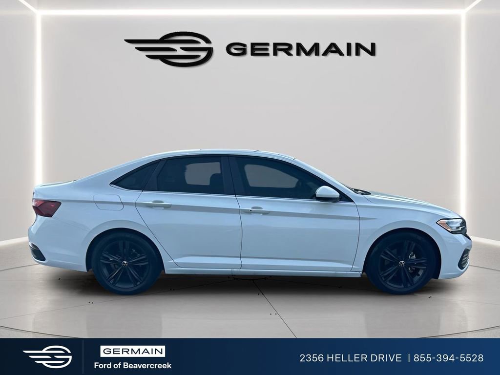 Used 2024 Volkswagen Jetta SE image 6