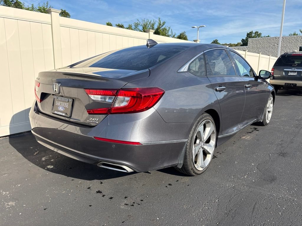 Used 2018 Honda Accord Touring image 3