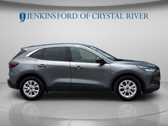 Certified 2023 Ford Escape Active w/ Cold Weather Package FWD image 3
