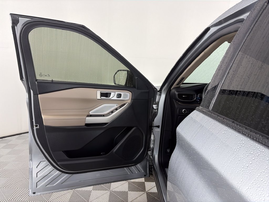 Certified 2023 Ford Explorer Limited w/ Limited Technology Package AWD/4WD image 10